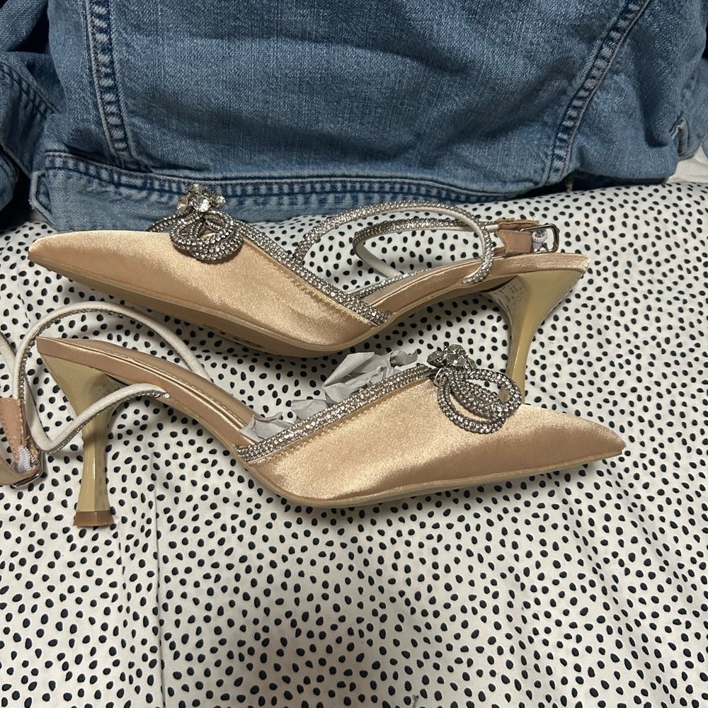 Source Unknown Gold Embellished Heels